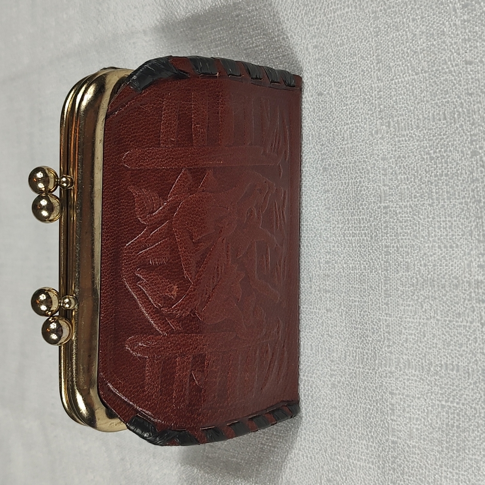 Small Cowhide Leather Money Coin Purse Metal Clasp Closer Square Bottom - Picture 2 of 11